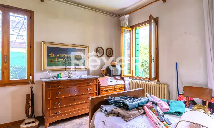 Rexer-Padova-casa-su-due-livelli-libera-su-tre-lati-con-giardino-e-posto-auto-Altro