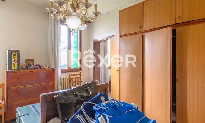 Rexer-Padova-Casa-su-due-livelli-libera-su-tre-lati-con-giardino-e-posto-auto-Altro