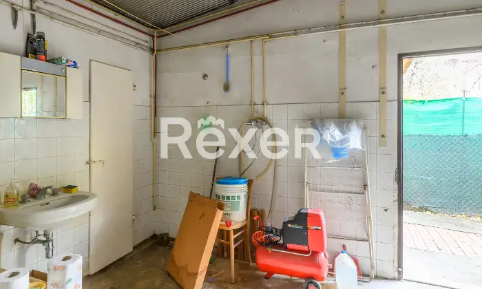 Rexer-Padova-casa-su-due-livelli-libera-su-tre-lati-con-giardino-e-posto-auto-Altro