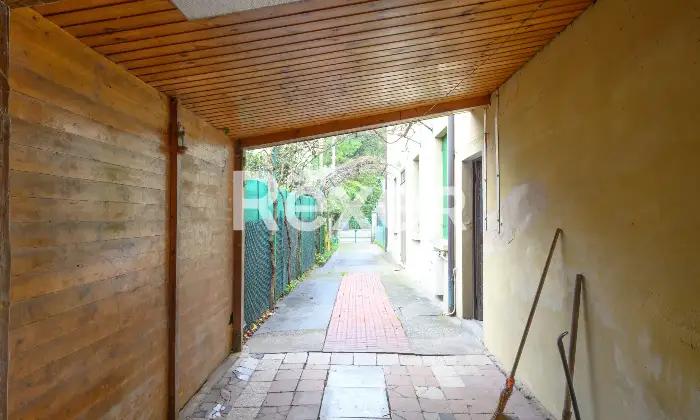 Rexer-Padova-Casa-su-due-livelli-libera-su-tre-lati-con-giardino-e-posto-auto-Altro