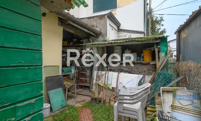 Rexer-Padova-casa-su-due-livelli-libera-su-tre-lati-con-giardino-e-posto-auto-Altro