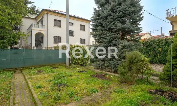 Rexer-Padova-Casa-su-due-livelli-libera-su-tre-lati-con-giardino-e-posto-auto-Altro