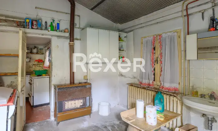 Rexer-Padova-Casa-su-due-livelli-libera-su-tre-lati-con-giardino-e-posto-auto-Altro