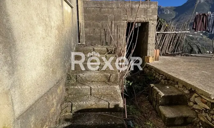 Rexer-Tramonti-Fabbricato-rurale-panoramico-a-Tramonti-nella-frazione-di-Carbonaro-Costiera-Amalfitana-Scala