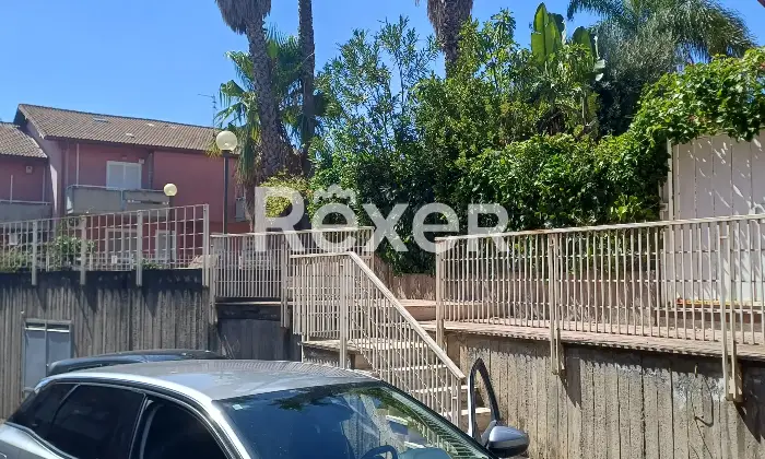 Rexer-San-Giovanni-la-Punta-VILLETTA-SCHIERA-MQ-LIVELLI-SEMINTERRATO-PIANO-RIALZATO-PIANO-Terrazzo