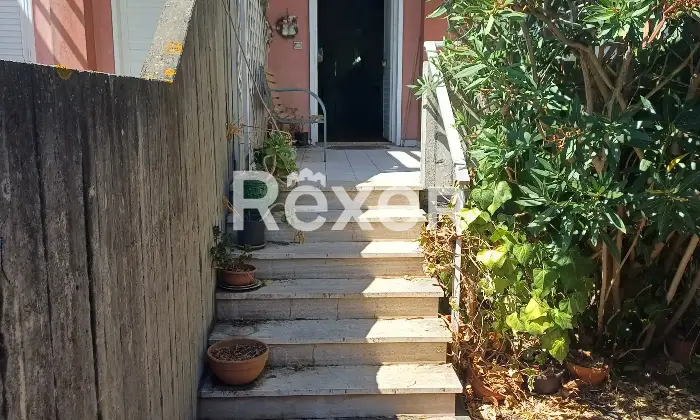 Rexer-San-Giovanni-la-Punta-VILLETTA-SCHIERA-MQ-LIVELLI-SEMINTERRATO-PIANO-RIALZATO-PIANO-Giardino