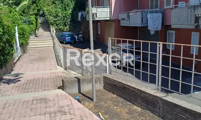 Rexer-San-Giovanni-la-Punta-VILLETTA-SCHIERA-MQ-LIVELLI-SEMINTERRATO-PIANO-RIALZATO-PIANO-Terrazzo