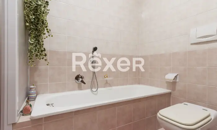 Rexer-Torino-Appartamento-con-box-auto-e-cantina-Altro