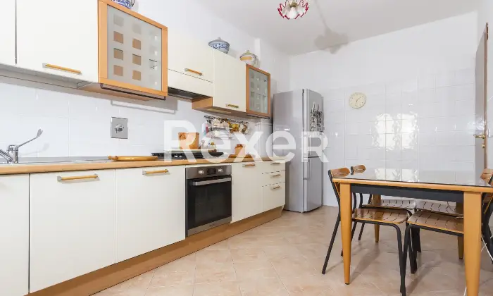 Rexer-Torino-Appartamento-con-box-auto-e-cantina-Altro