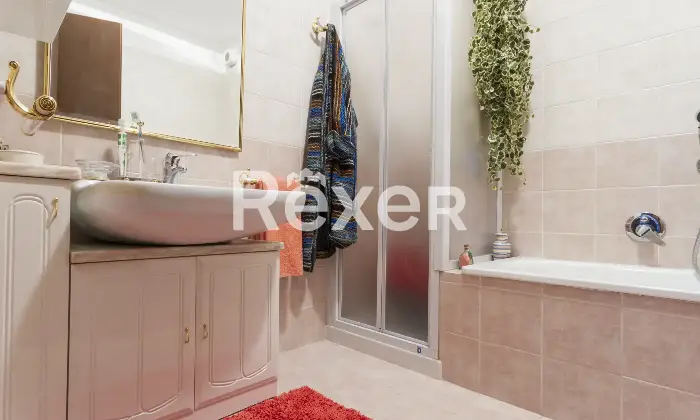 Rexer-Torino-Appartamento-con-box-auto-e-cantina-Altro