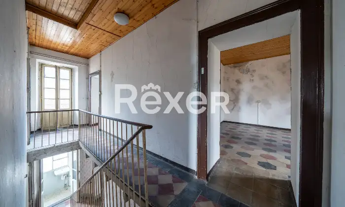 Rexer-Longone-Al-Segrino-Ex-Albergo-LA-POSTA-Corridoio