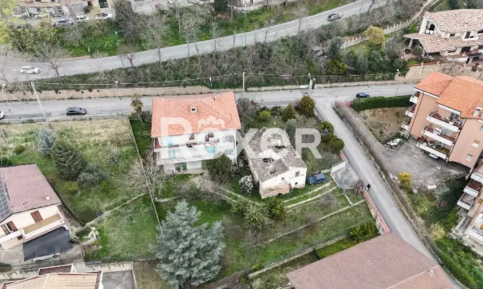 Rexer-Penne-Villa-indipendente-su-tre-livelli-con-garage-a-Penne-Altro