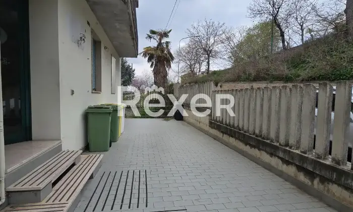 Rexer-Penne-Villa-indipendente-su-tre-livelli-con-garage-a-Penne-Altro