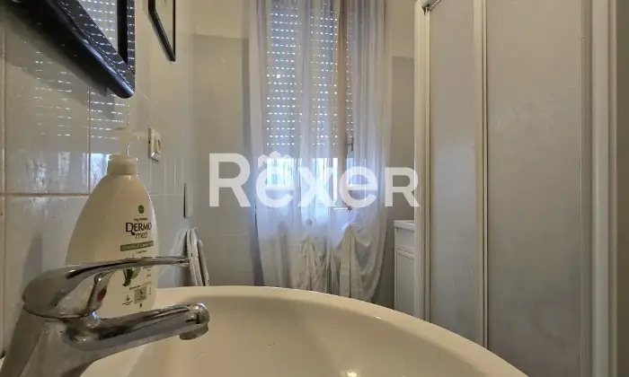 Rexer-Penne-Villa-indipendente-su-tre-livelli-con-garage-a-Penne-Altro