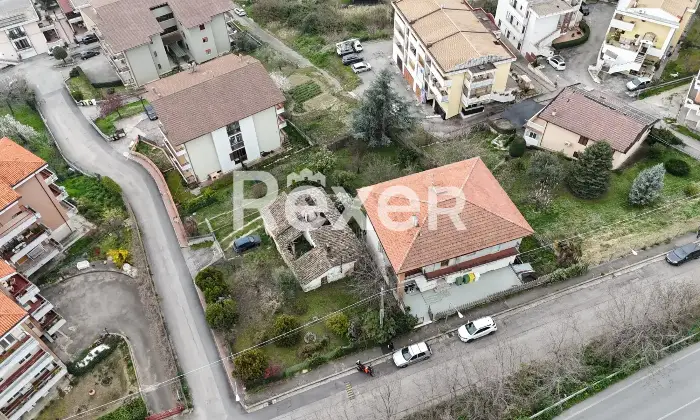 Rexer-Penne-Villa-indipendente-su-tre-livelli-con-garage-a-Penne-Altro
