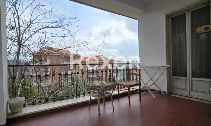 Rexer-Penne-Villa-indipendente-su-tre-livelli-con-garage-a-Penne-Altro