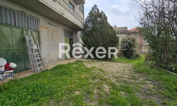 Rexer-Penne-Villa-indipendente-su-tre-livelli-con-garage-a-Penne-Altro