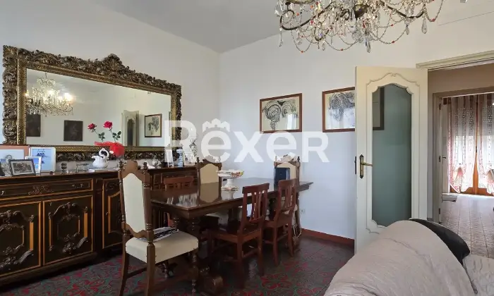 Rexer-Penne-Villa-indipendente-su-tre-livelli-con-garage-a-Penne-Altro