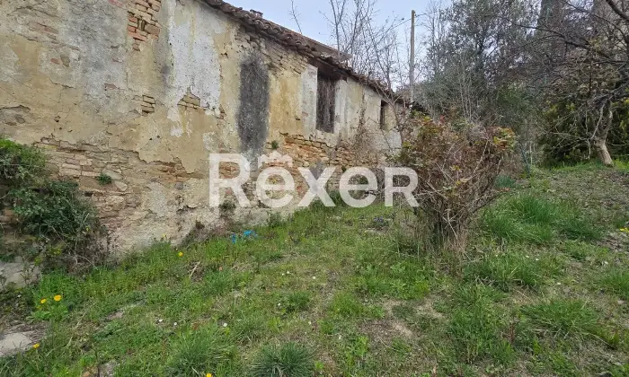 Rexer-Penne-Villa-indipendente-su-tre-livelli-con-garage-a-Penne-Altro