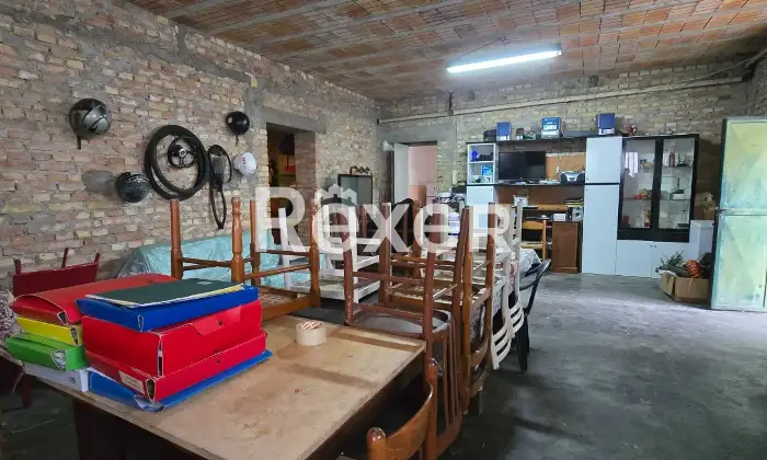 Rexer-Penne-Villa-indipendente-su-tre-livelli-con-garage-a-Penne-Altro