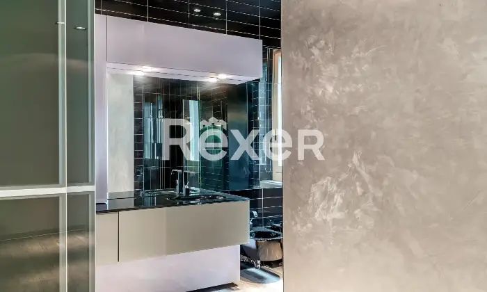 Rexer-Brescia-Ampio-Bilocale-con-posto-auto-coperto-Altro