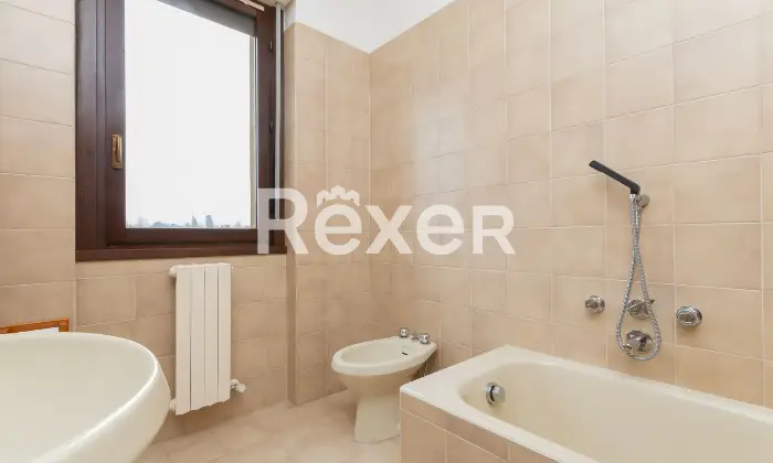 Rexer-Villa-Raverio-TRILOCALE-DOPPI-SERVI-E-BOX-Altro