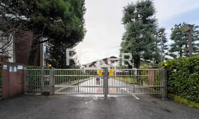 Rexer-Rho-Villetta-a-schiera-con-box-Altro