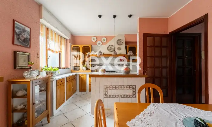 Rexer-Rho-Villetta-a-schiera-con-box-Altro