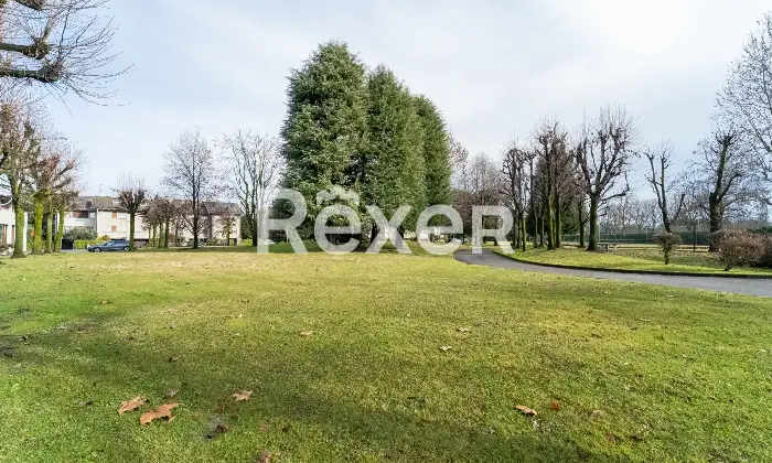 Rexer-Rho-Villetta-a-schiera-con-box-Altro