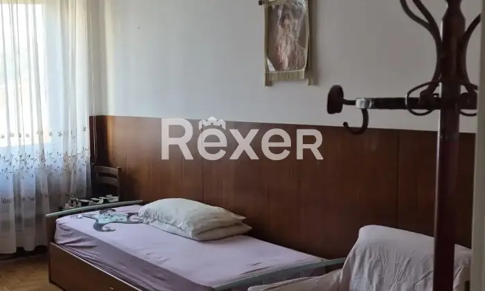 Rexer-Ivrea-Vendesi-Appartamento-in-Centro-a-Ivrea-CameraDaLetto