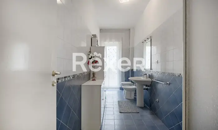 Rexer-Matera-Luminoso-appartamento-in-classe-A-con-posto-auto-condominiale-Bagno-di-servizio