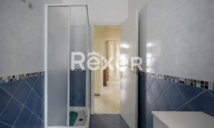 Rexer-Matera-Luminoso-appartamento-in-classe-A-con-posto-auto-condominiale-Bagno-di-servizio