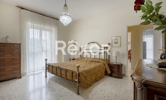 Rexer-Matera-Luminoso-appartamento-in-classe-A-con-posto-auto-condominiale-Camera-da-letto-matrimoniale