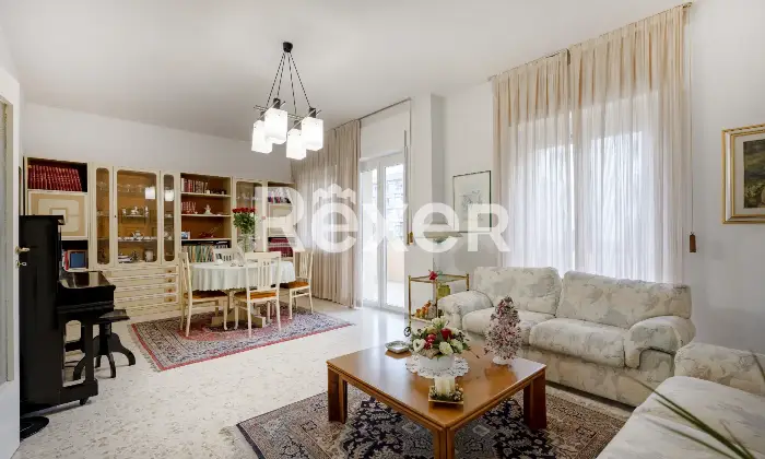 Rexer-Matera-Luminoso-appartamento-in-classe-A-con-posto-auto-condominiale-Salone