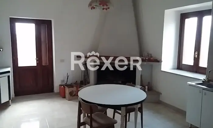 Rexer-Alanno-Palazzo-Signorile-al-centro-del-paese-Altro