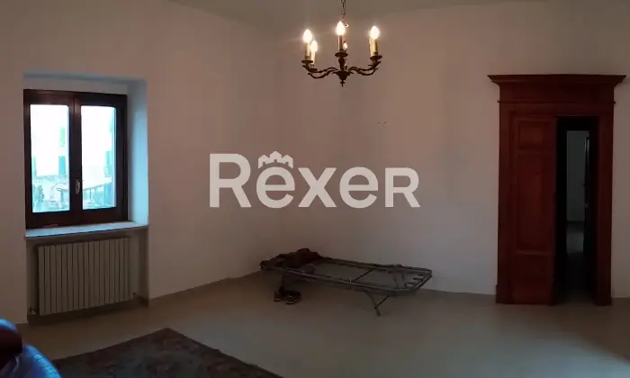 Rexer-Alanno-Palazzo-Signorile-al-centro-del-paese-Altro