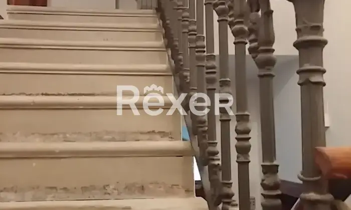 Rexer-Alanno-Palazzo-Signorile-al-centro-del-paese-Altro