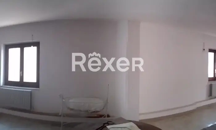 Rexer-Alanno-Palazzo-Signorile-al-centro-del-paese-Altro