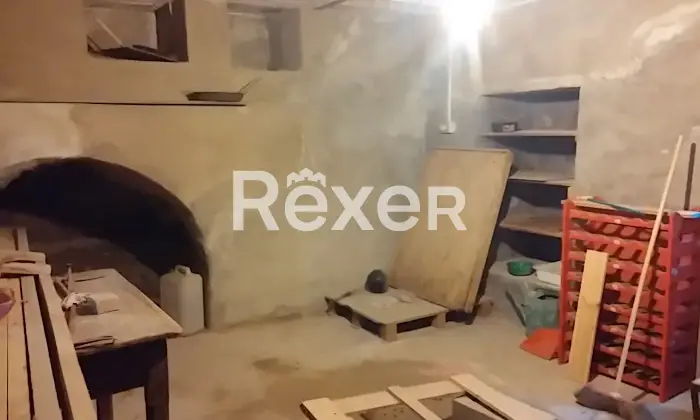 Rexer-Alanno-Palazzo-Signorile-al-centro-del-paese-Altro