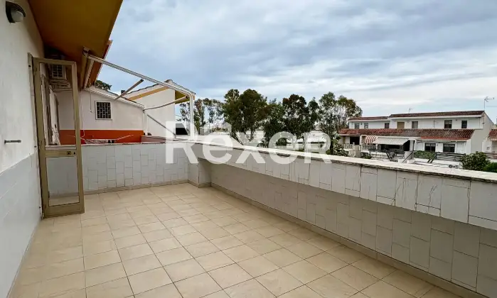Rexer-Margherita-di-Savoia-Appartamento-al-primo-piano-con-mansarda-e-terrazzi-Isola-Verde-Altro