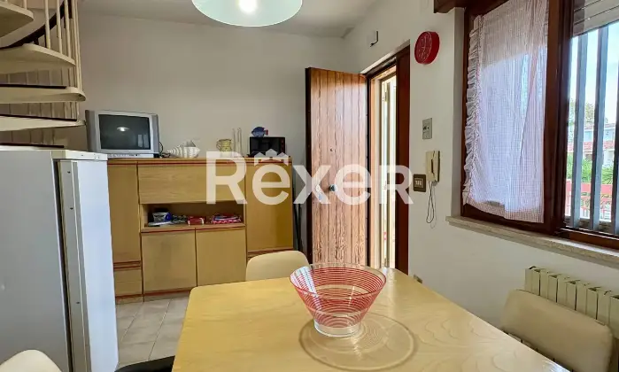 Rexer-Margherita-di-Savoia-Appartamento-al-primo-piano-con-mansarda-e-terrazzi-Isola-Verde-Altro