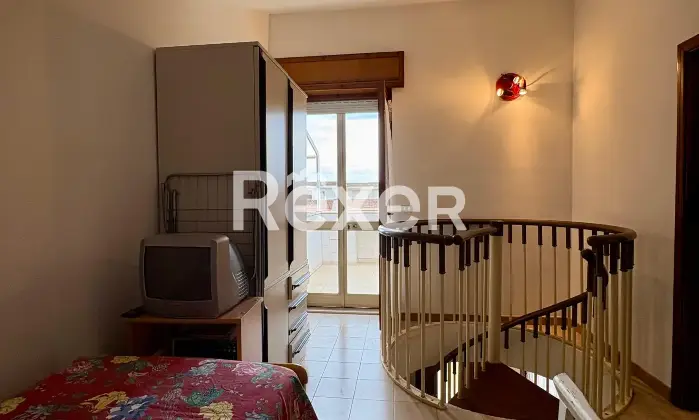 Rexer-Margherita-di-Savoia-Appartamento-al-primo-piano-con-mansarda-e-terrazzi-Isola-Verde-Altro