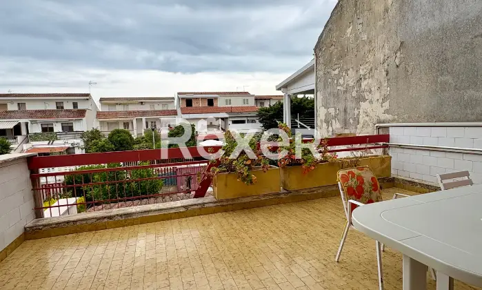 Rexer-Margherita-di-Savoia-Appartamento-al-primo-piano-con-mansarda-e-terrazzi-Isola-Verde-Altro