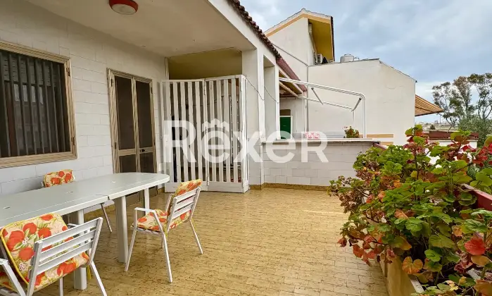 Rexer-Margherita-di-Savoia-Appartamento-al-primo-piano-con-mansarda-e-terrazzi-Isola-Verde-Altro