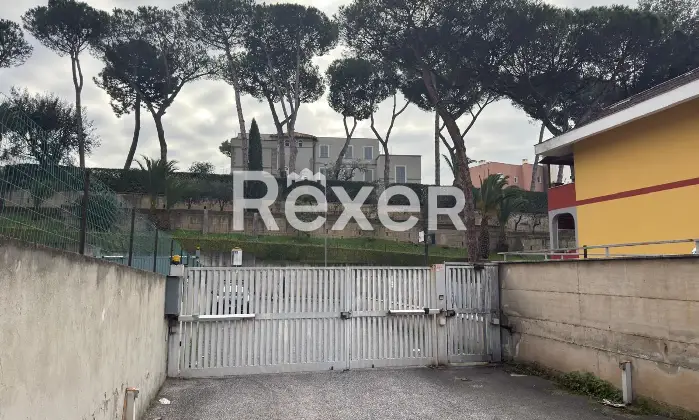 Rexer-Roma-Box-mq-in-Via-Cornelia-Altro