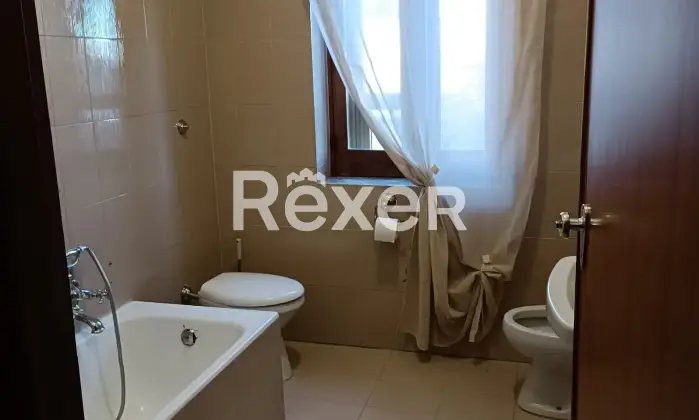 Rexer-San-Giovanni-in-Fiore-CASA-INDIPENDENTE-CON-DUE-APPARTAMENTI-ED-AMPIO-LOCALE-DEPOSITO-Altro