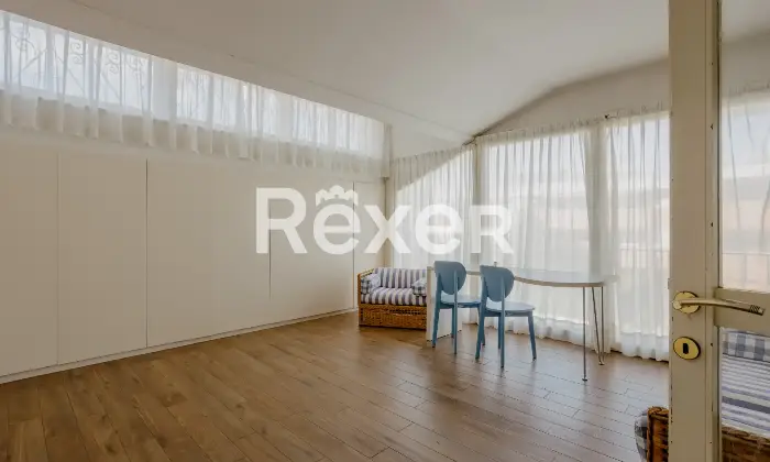 Rexer-Livorno-Villa-singola-con-piscina-Altro