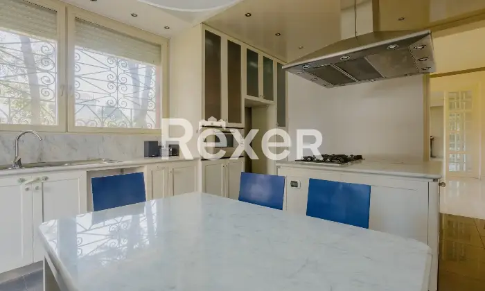 Rexer-Livorno-Villa-singola-con-piscina-Altro