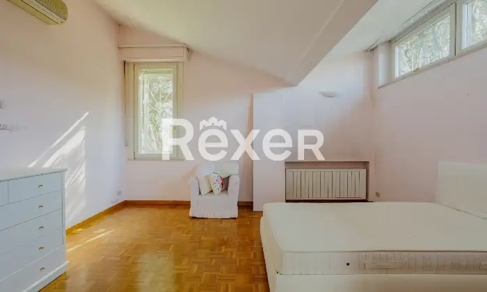 Rexer-Livorno-Villa-singola-con-piscina-Altro