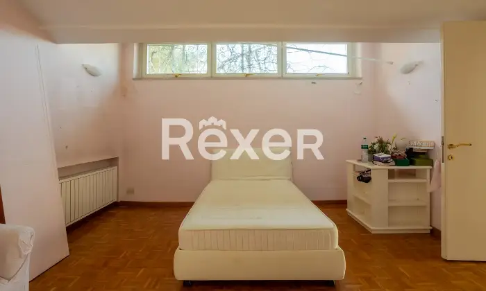 Rexer-Livorno-Villa-singola-con-piscina-Altro